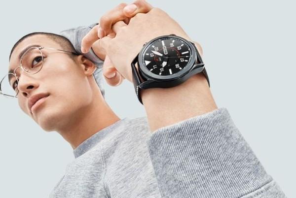 man with samsung galaxy watch3