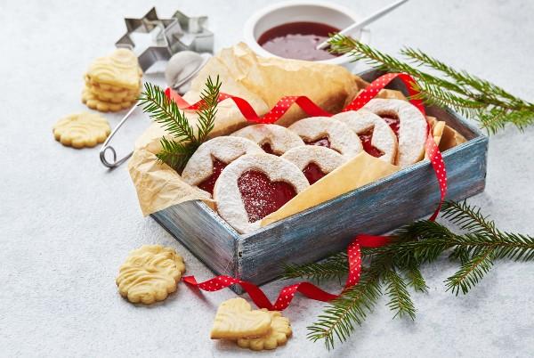 vegan jammy dodgers biscuits