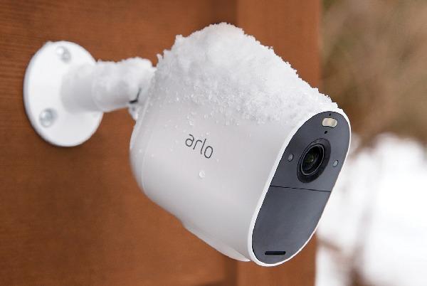 arlo spotlight security camera