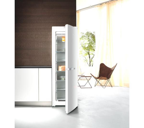 MIELE FN 26062 WS Tall Freezer - White image number 2