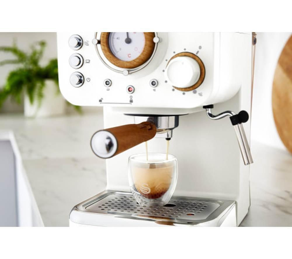 SWAN Retro Pump Espresso SK22110WHTN Coffee Machine - White image number 5 of 7