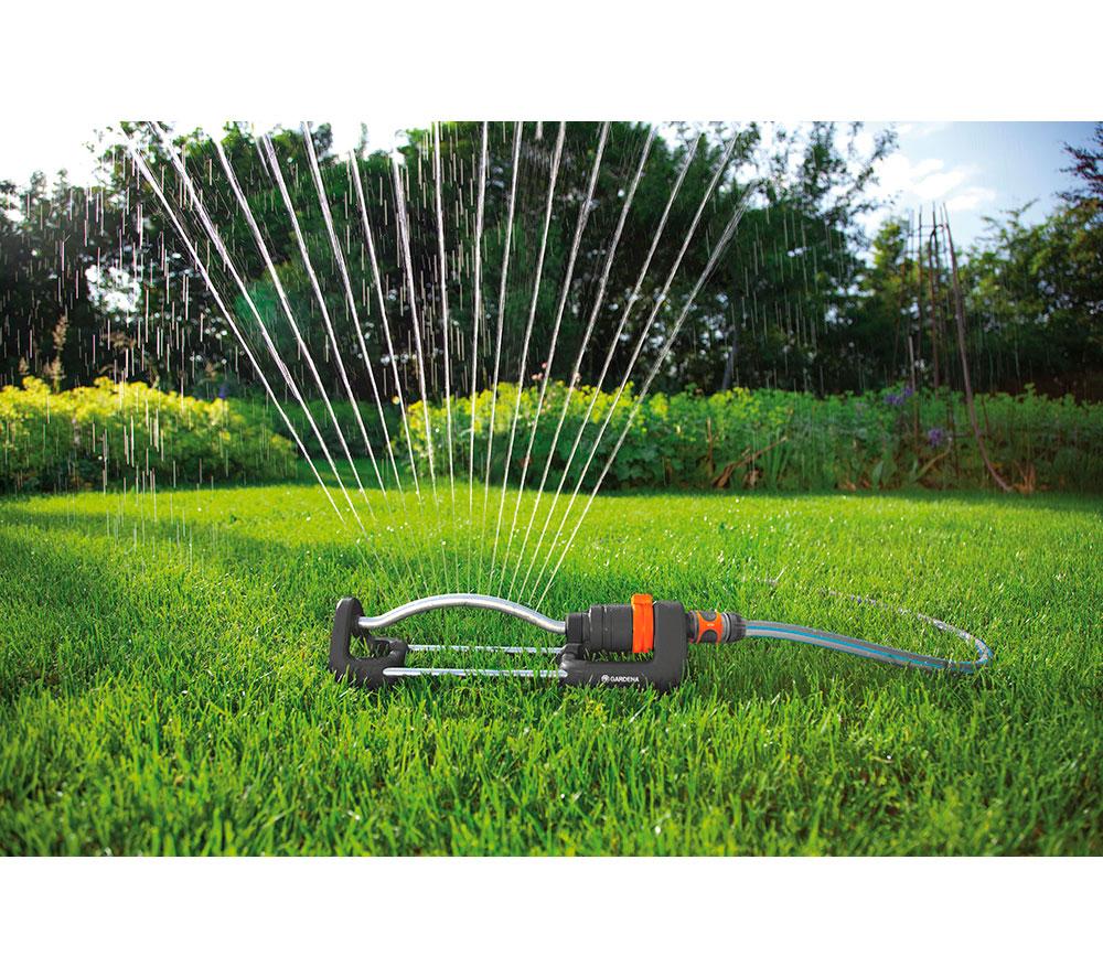 GARDENA Aqua S Oscillating Sprinkler image number 2 of 10