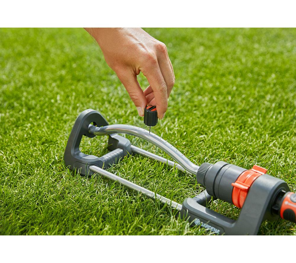 GARDENA Aqua S Oscillating Sprinkler image number 5 of 10