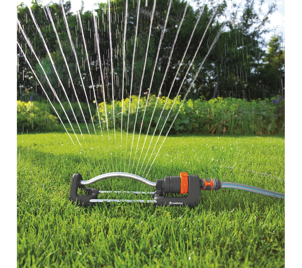 GARDENA Aqua S Oscillating Sprinkler image number 7 of 10