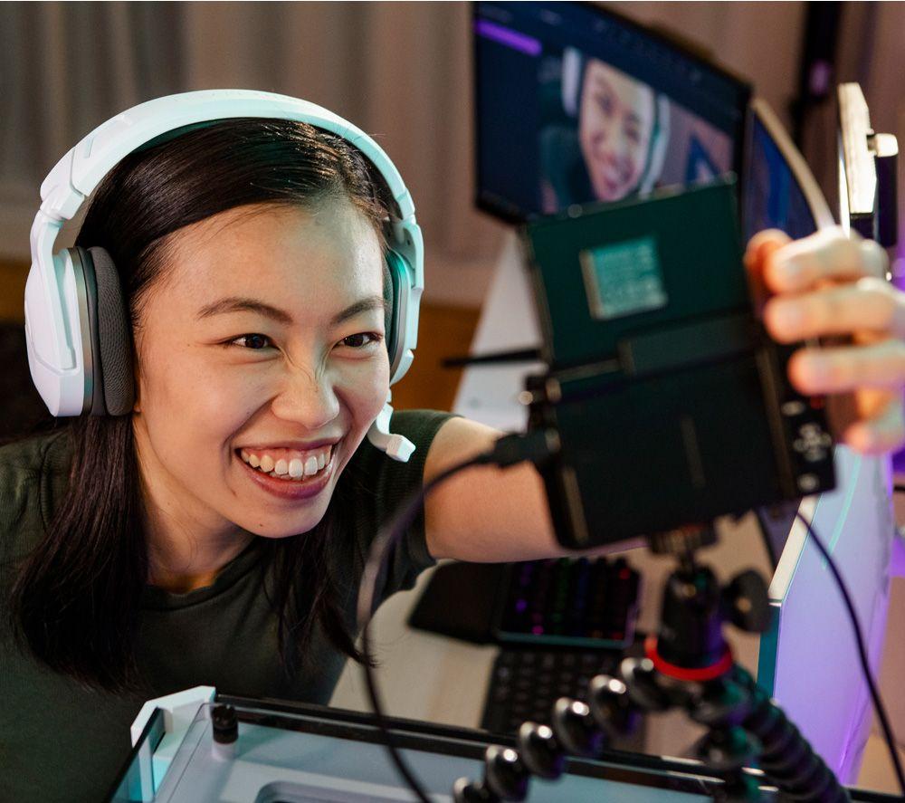 Buy CANON EOS M200 Mirrorless Camera Live Streaming Kit with EFM 1545