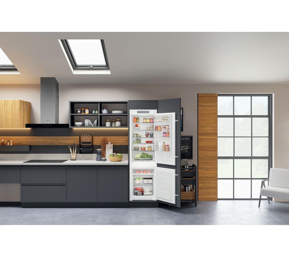 HOTPOINT HTC20 T321 Integrated 70/30 Fridge Freezer - Sliding Hinge image number 4 of 15