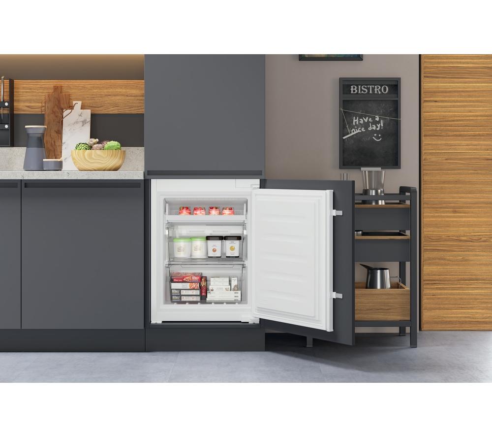 HOTPOINT HTC20 T321 Integrated 70/30 Fridge Freezer - Sliding Hinge image number 9 of 15