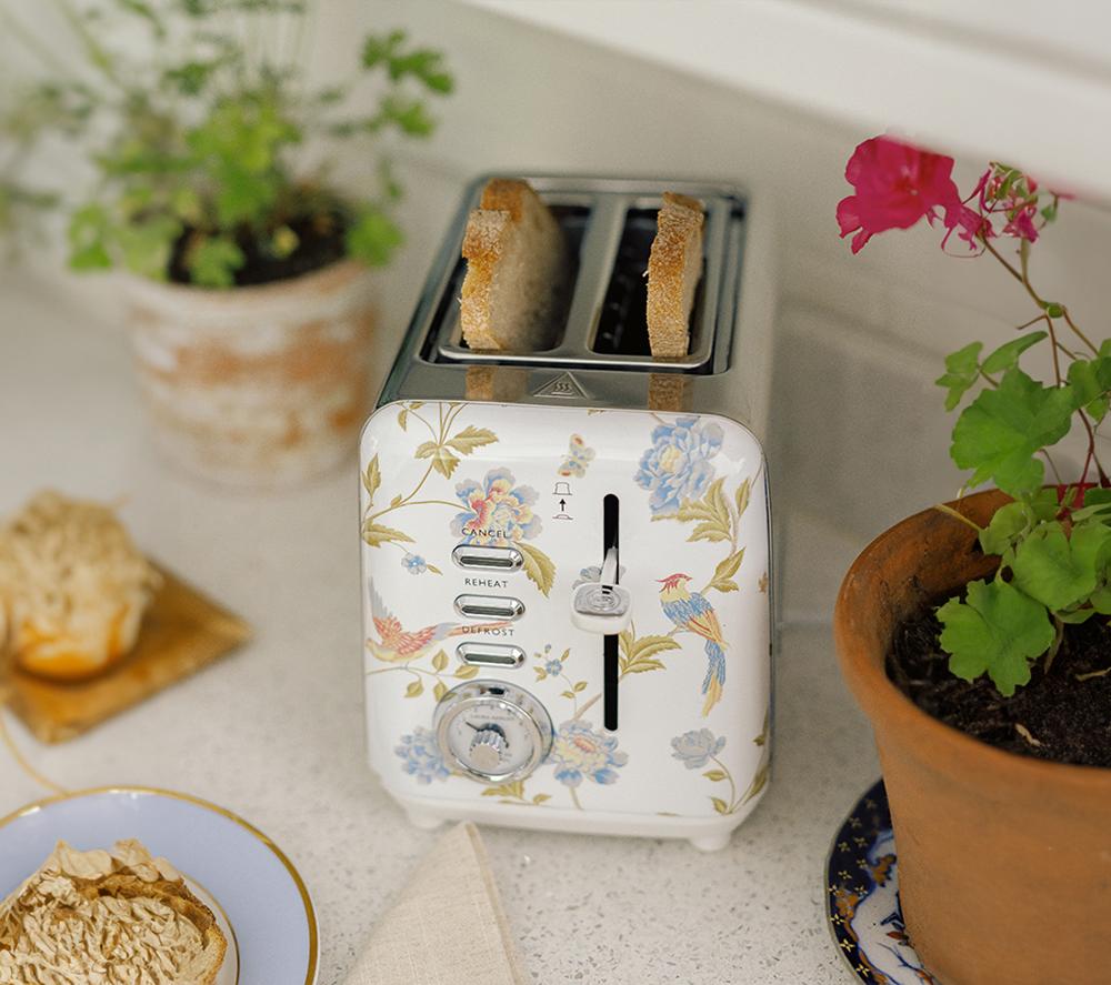 LAURA ASHLEY 2-Slice Toaster - Elveden White image number 3 of 8