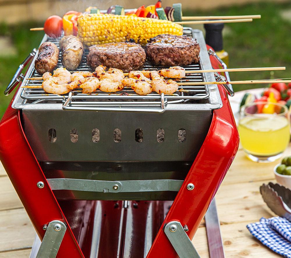 GEORGE FOREMAN Go Anywhere Briefcase GFPTBBQ1005R Portable Charcoal BBQ - Red image number 3 of 13