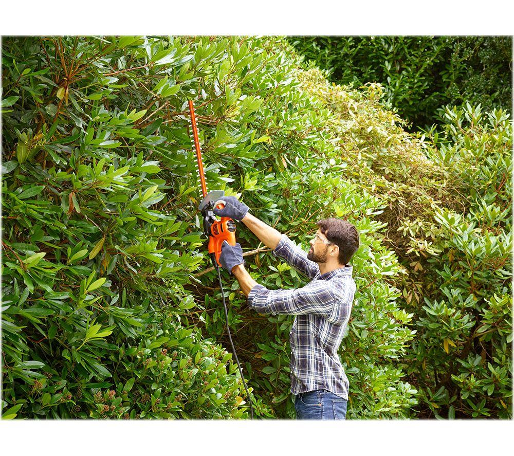 BLACK + DECKER BEHT201-GB Corded Hedge Trimmer image number 3 of 7