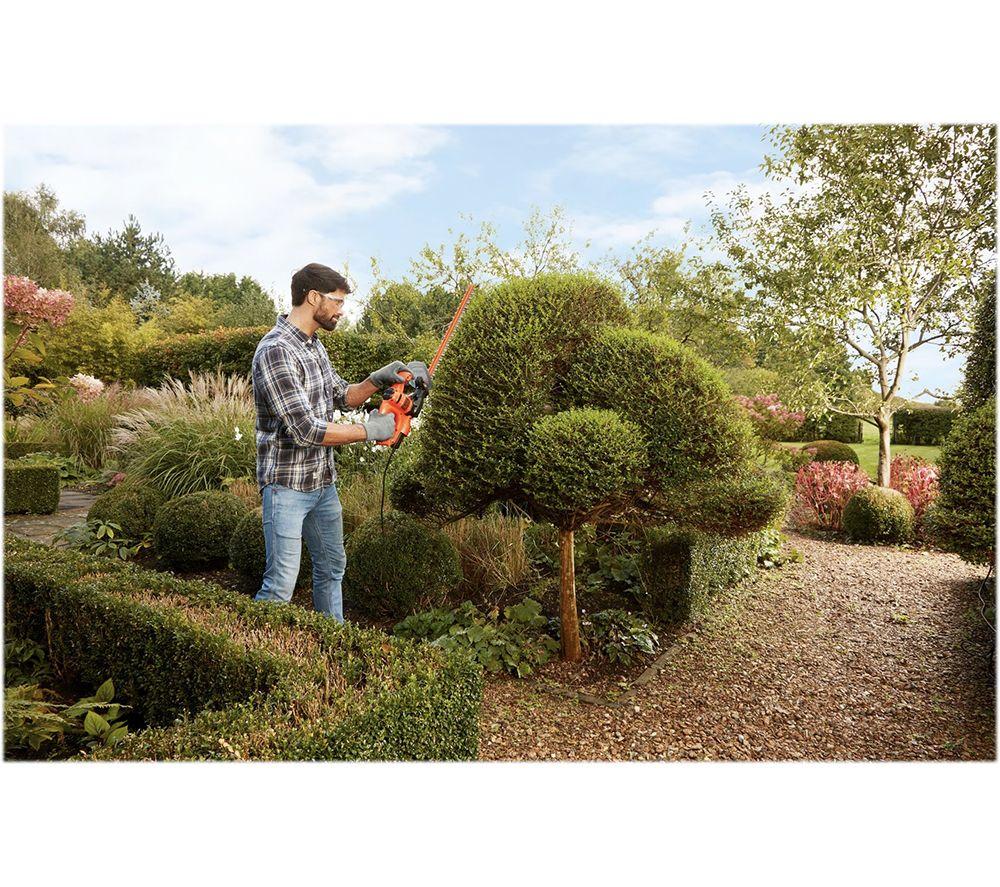 BLACK + DECKER BEHT201-GB Corded Hedge Trimmer image number 5 of 7