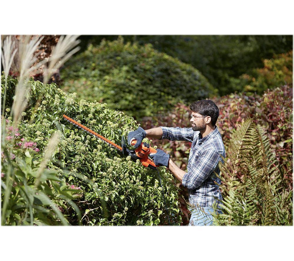 BLACK + DECKER BEHT201-GB Corded Hedge Trimmer image number 6 of 7
