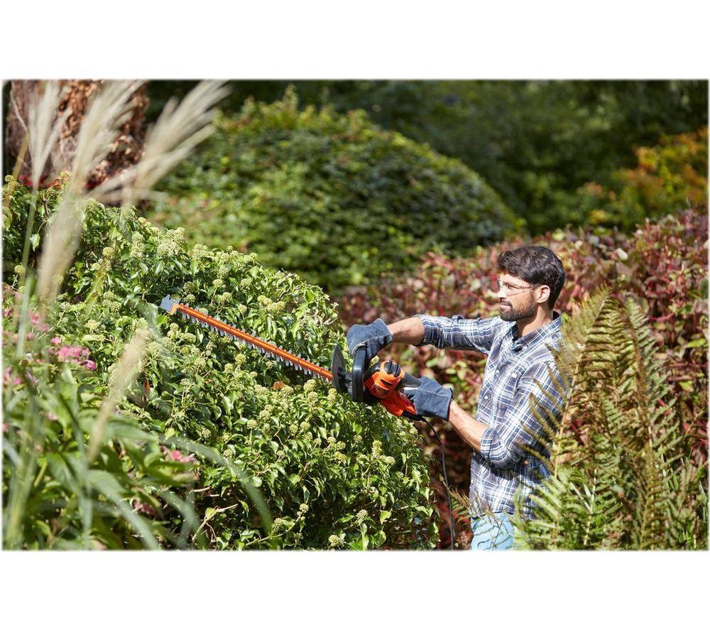 BLACK + DECKER BEHTS401-GB Corded Hedge Trimmer image number 6 of 10