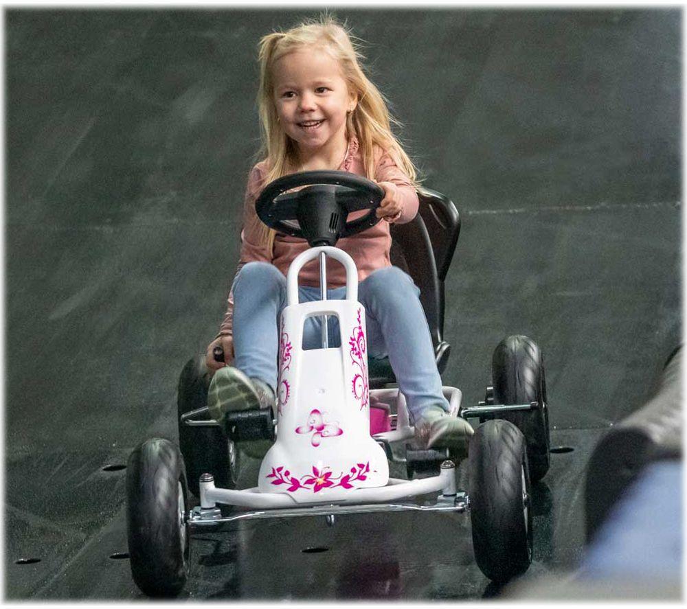 FERBEDO Air Runner Kids' Go-Kart - Pink & White image number 7 of 9