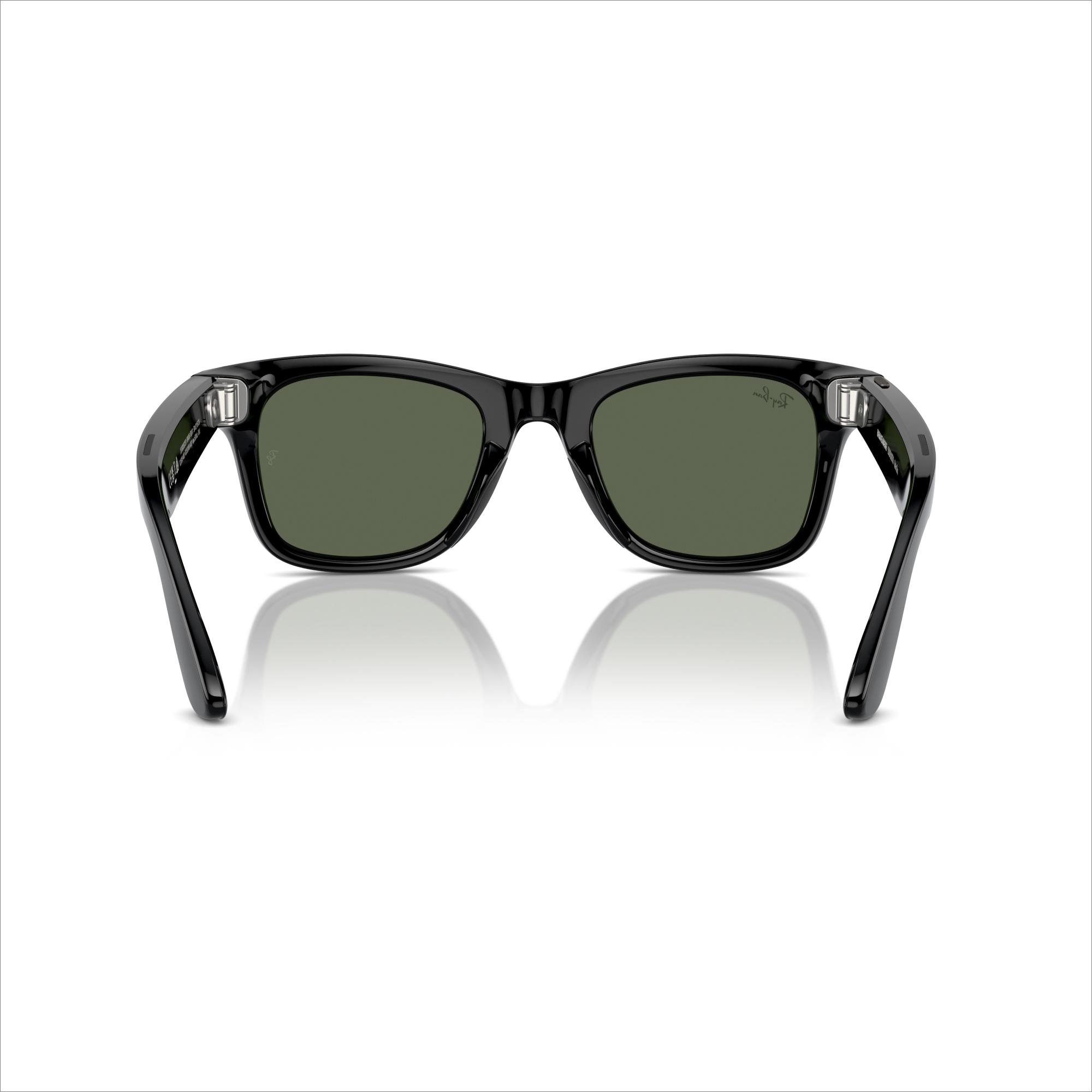 RAY-BAN META Wayfarer Glasses - Shiny Black, G15 Green image number 8 of 11