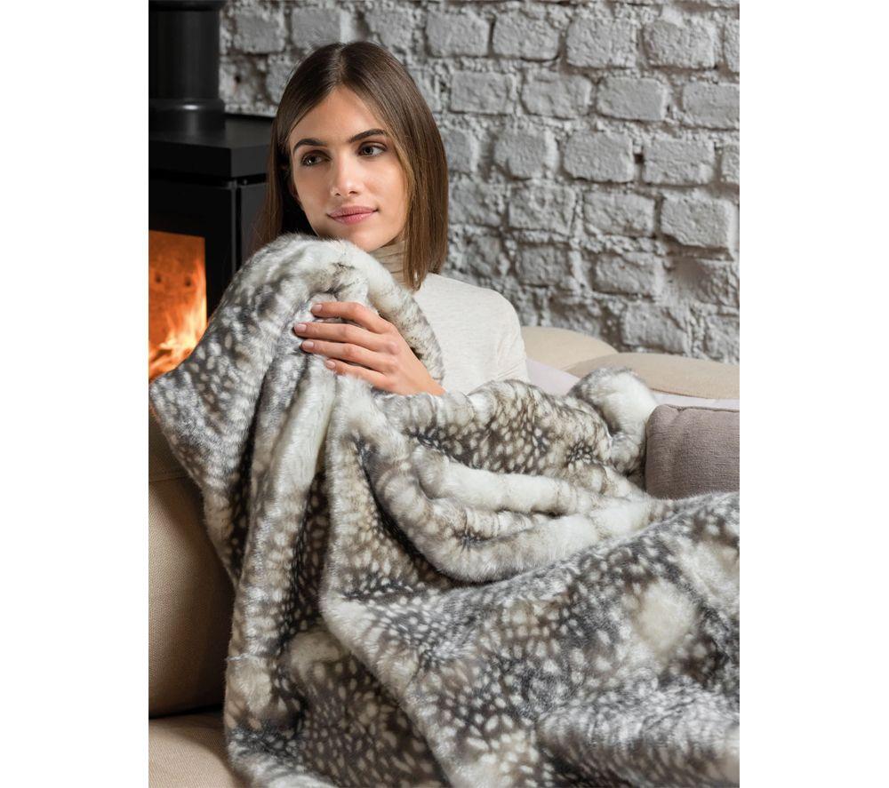 DREAMLAND Hygge Days Faux Fur Heated Throw - Fallow Deer, 160 x 120 cm image number 4 of 6