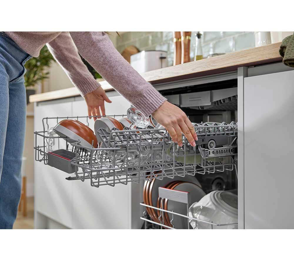 BOSCH Series 6 Perfect Dry SMV6ZCX10G Full-size Fully Integrated WiFi-enabled Dishwasher image number 16 of 19