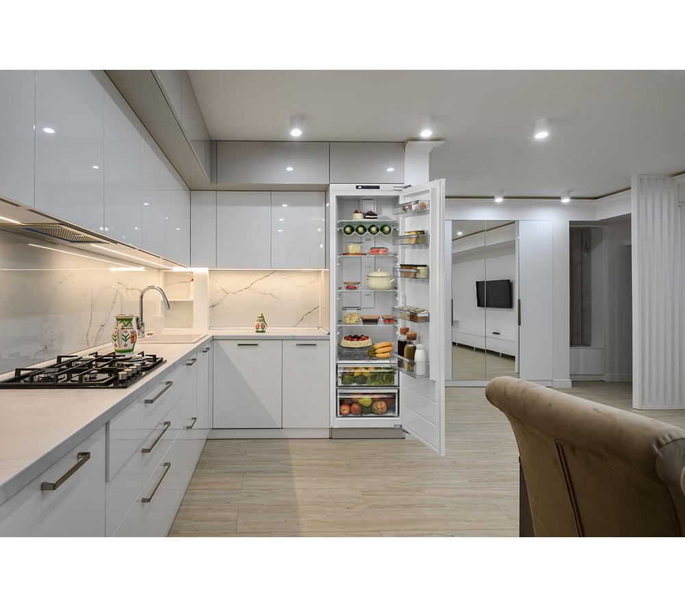 SHARP SJ-LE300E00X-EN Integrated Tall Fridge - Fixed Hinge image number 8 of 10