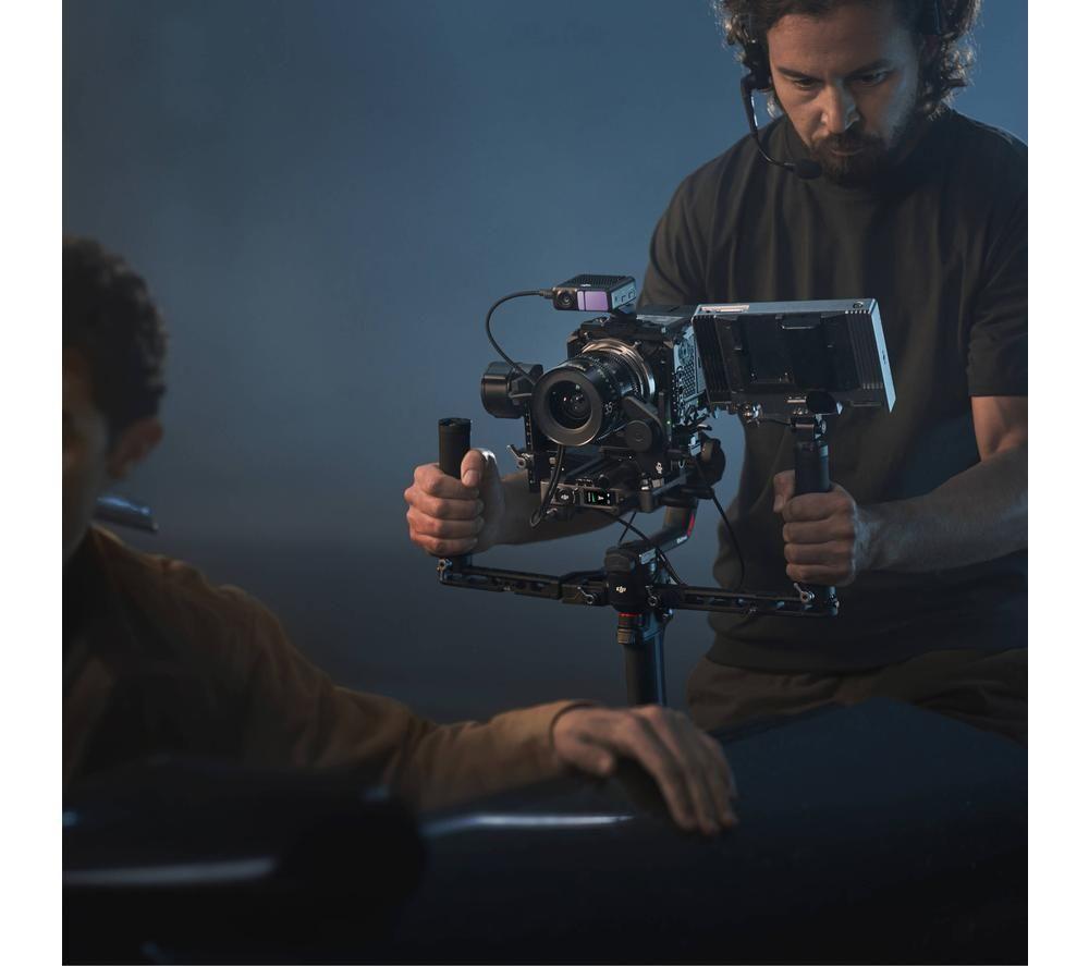 DJI Ronin RS 4 Pro Handheld Gimbal Stabiliser image number 8 of 8