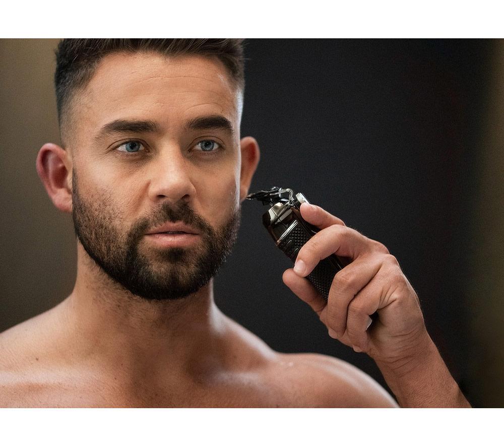 WAHL Pro Series High Visibility Wet & Dry Beard Trimmer - Black image number 3 of 9