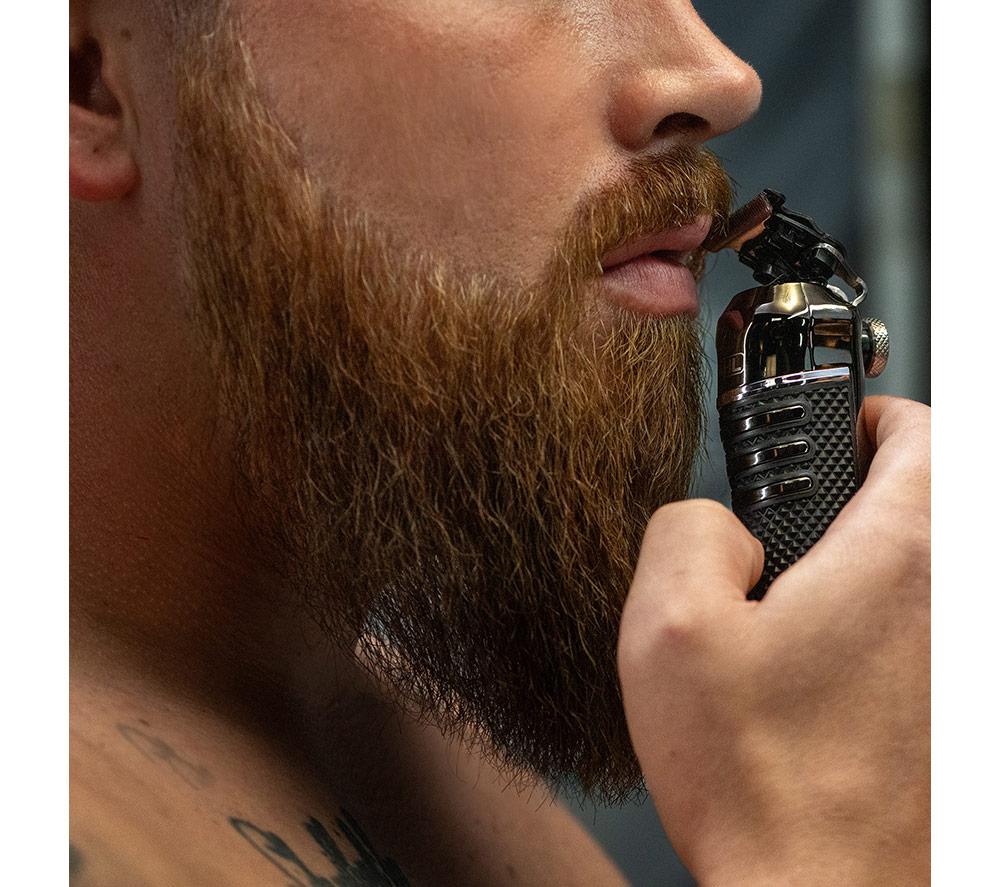 WAHL Pro Series High Visibility Wet & Dry Beard Trimmer - Black image number 7 of 9