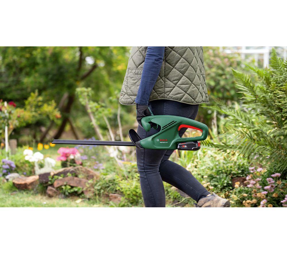 BOSCH EasyHedgeCut 18V-44 Cordless Hedge Trimmer - Black & Green image number 3 of 8