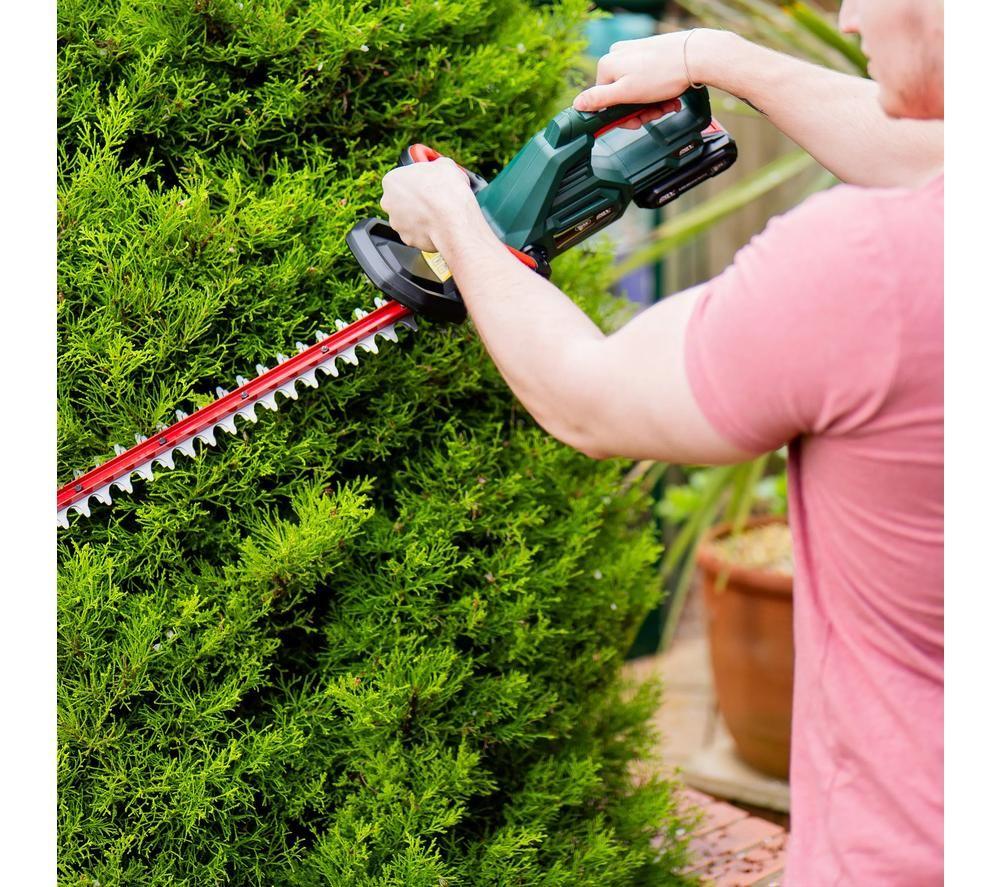 WEBB Eco WEV20HTB2 Cordless Hedge Trimmer - Black & Green image number 11 of 15