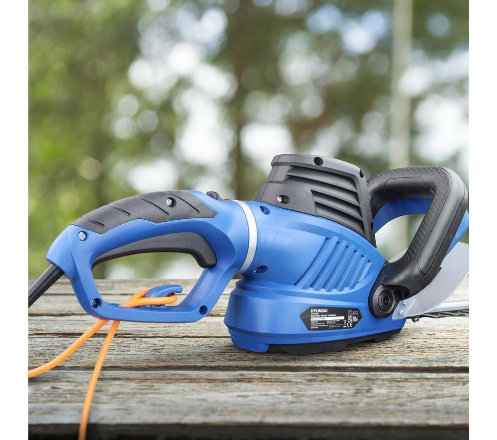 HYUNDAI HYHT680E Corded Hedge Trimmer - Blue & Black image number 7 of 9