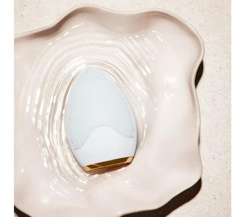 SILK'N Bright Lux Facial Cleansing Brush & Massager - Blue image number 6 of 12