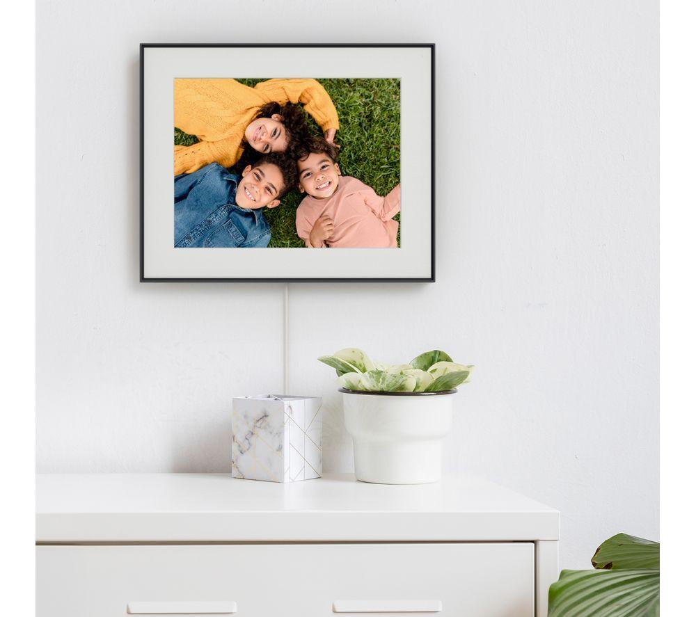 AURA Walden 15" WiFi Digital Photo Frame - Black & White image number 2 of 5