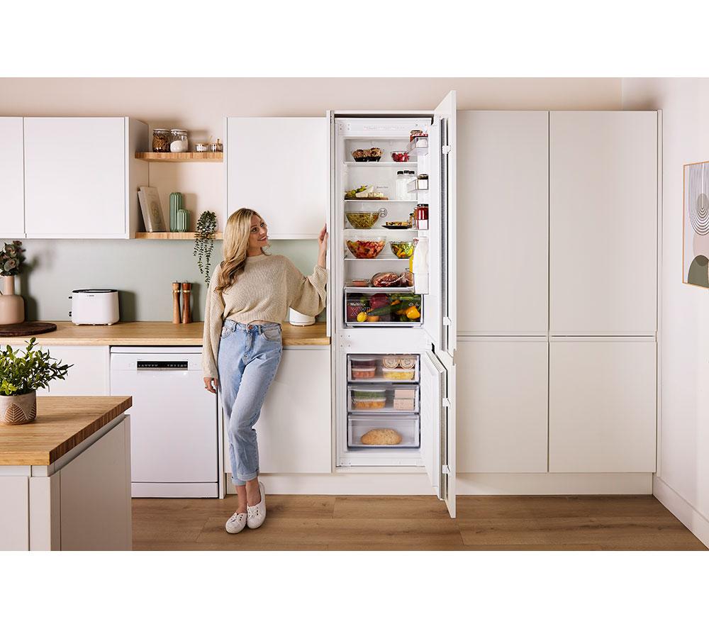 BOSCH Series 2 KIN96NSE0G Integrated 60/40 Fridge Freezer - Sliding Hinge image number 7 of 18