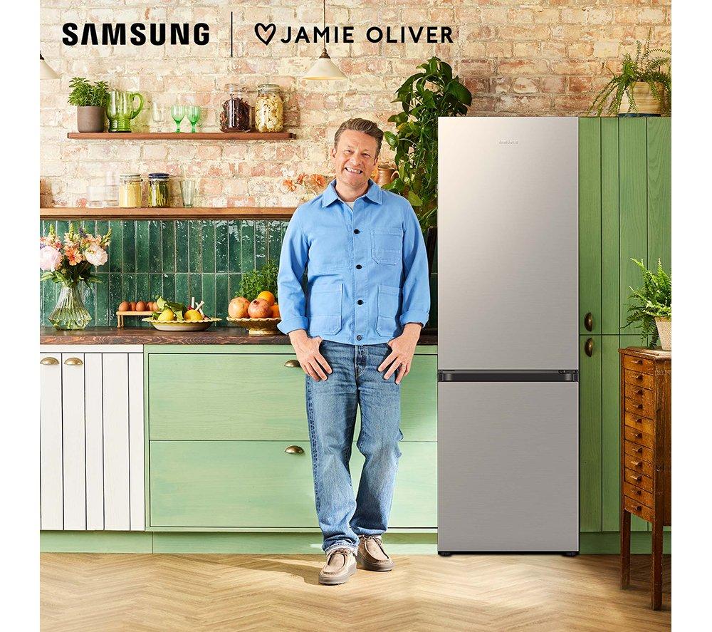 SAMSUNG Series 6 SpaceMax RB34C600DSA/EU 70/30 Smart Fridge Freezer - Metal Graphite image number 9 of 11