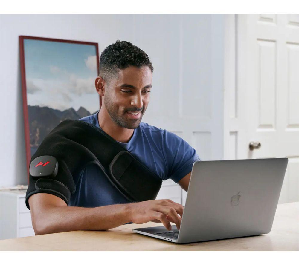 HYPERICE Venom 2 Smart Right Shoulder Massage Wrap - Black image number 2 of 4