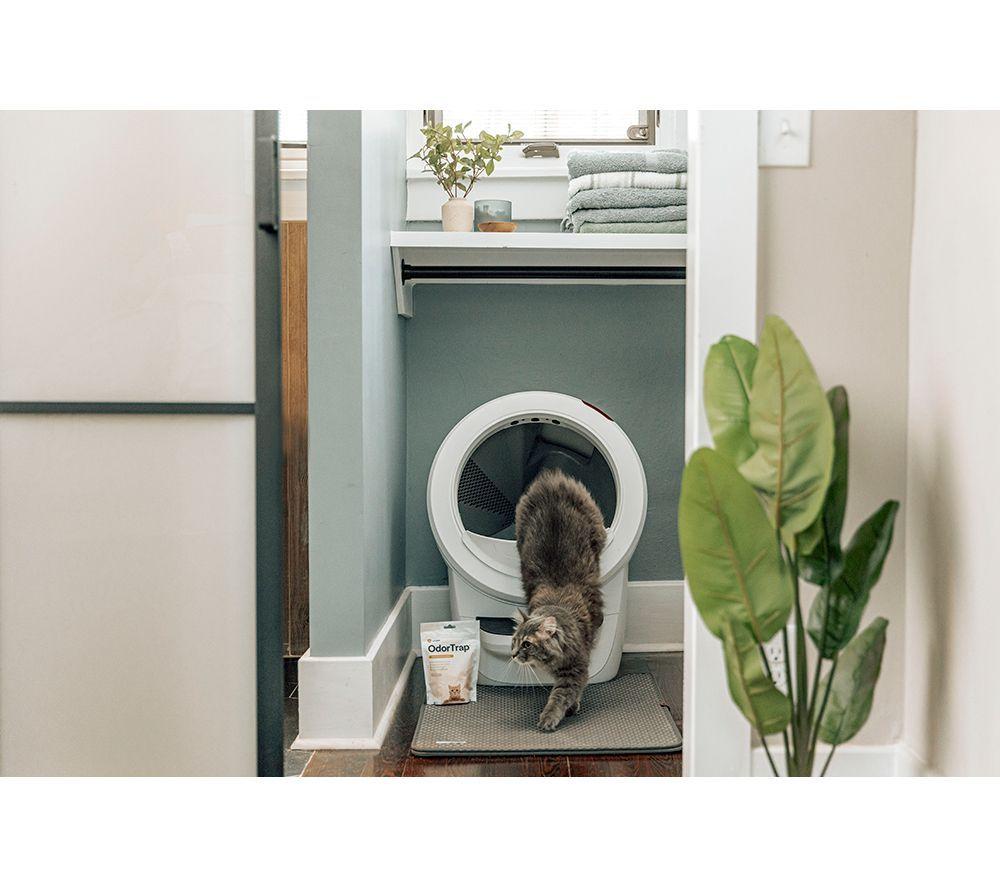 LITTER-ROBOT 4 Smart Self-Cleaning Cat Litter Tray, 50 Waste Drawer Liners & 6 Odour Traps Bundle - White image number 5 of 13