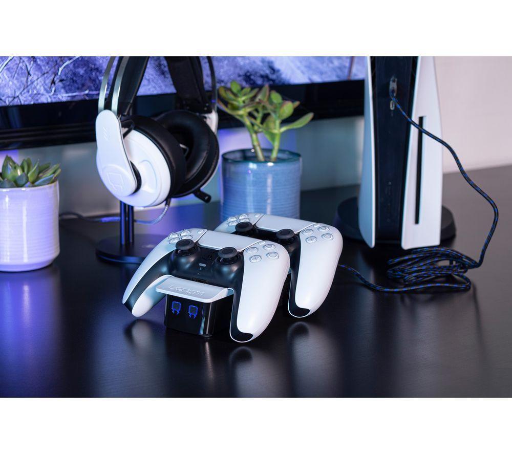SONY PlayStation 5 Pro, PS5 DualSense Wireless Controller (White) & PlayStation 5 Twin Docking Station Bundle image number 13 of 13