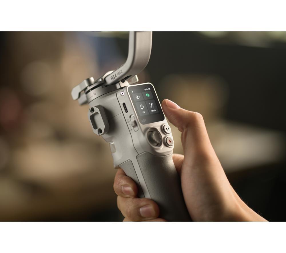 DJI RS 4 Mini Handheld Gimbal Stabiliser image number 10 of 12