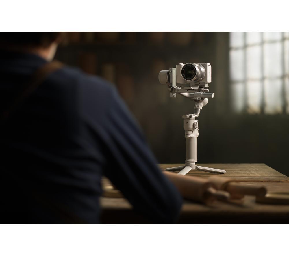 DJI RS 4 Mini Handheld Gimbal Stabiliser image number 12 of 12