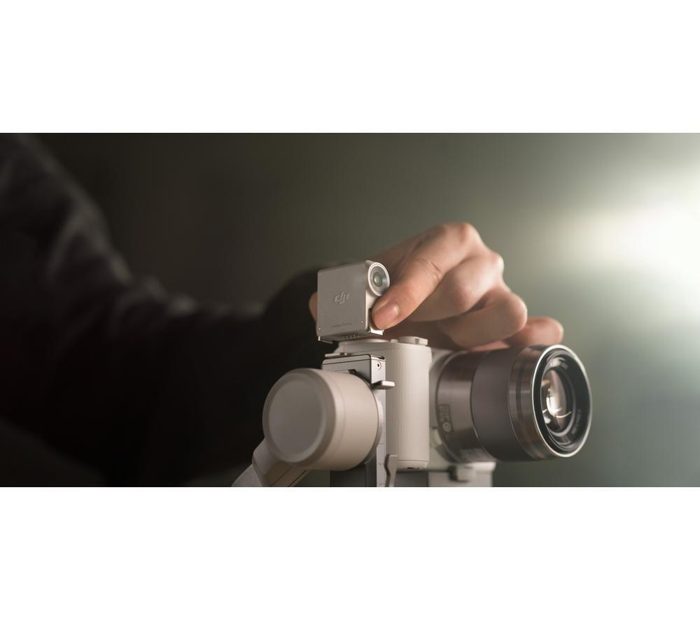DJI RS 4 Mini Handheld Gimbal Stabiliser Combo image number 7 of 8