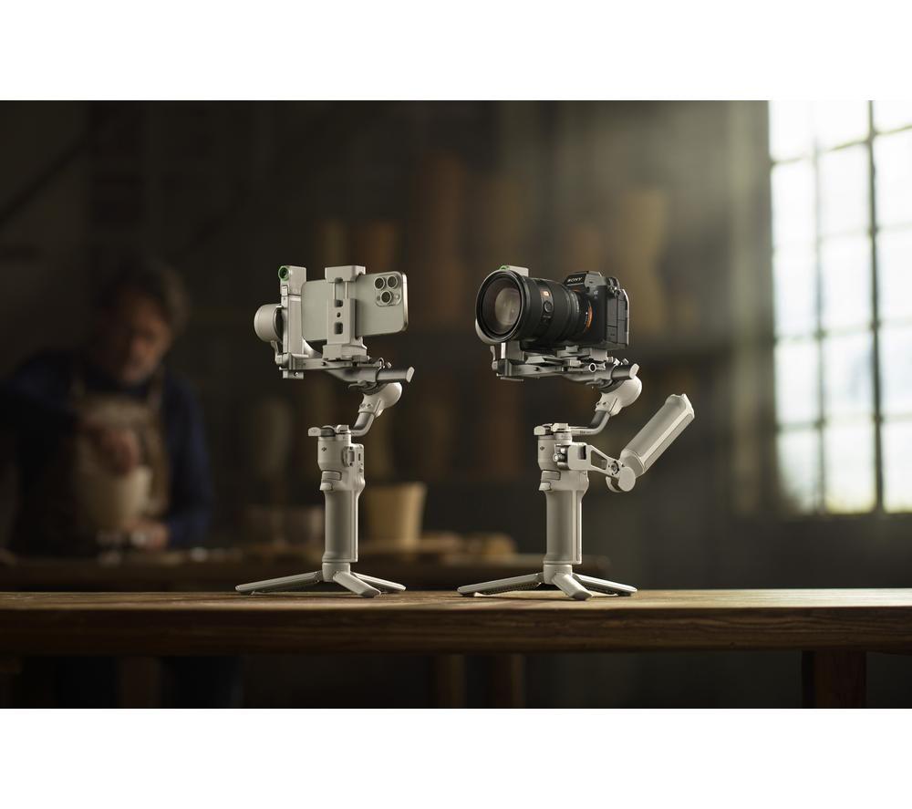 DJI RS 4 Mini Handheld Gimbal Stabiliser Combo image number 8 of 8