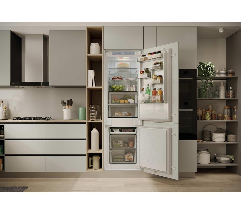 HOOVER HONBQT3518EK Integrated Smart 70/30 Fridge Freezer - Sliding Hinge image number 14 of 20