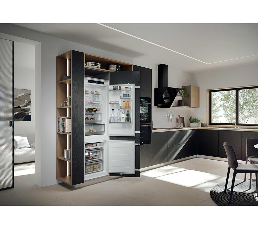 HAIER HBQW5518EK-UK Integrated Smart 70/30 Fridge Freezer - Sliding Hinge image number 13 of 24