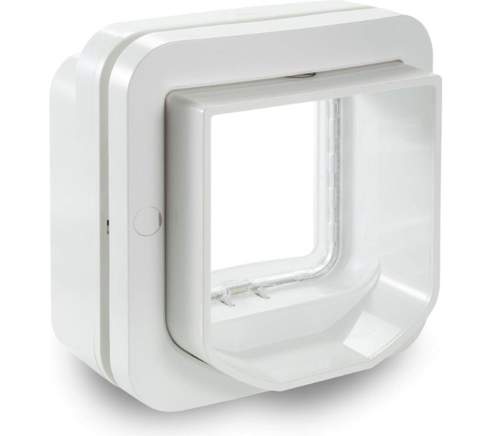 SUREFLAP Dual Scan Microchip Cat Flap - White image number 4 of 9