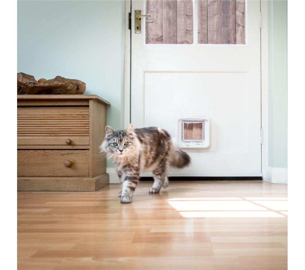 SUREFLAP Dual Scan Microchip Cat Flap - White image number 5 of 9