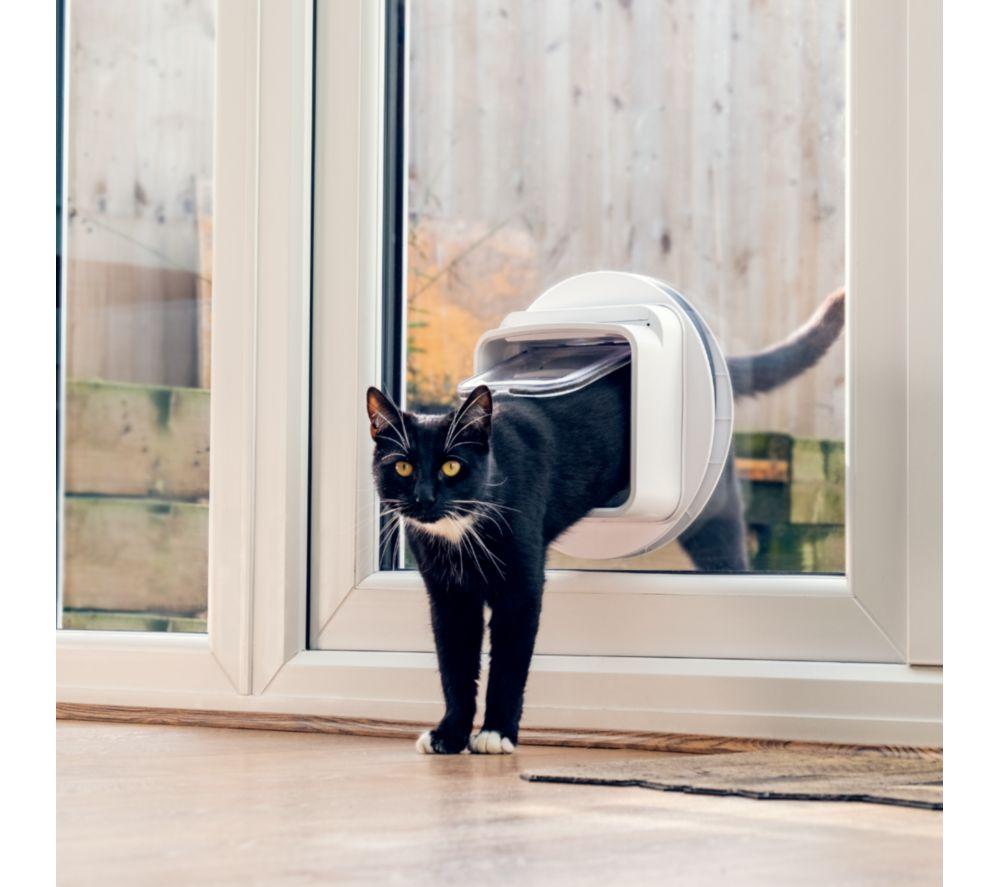 SUREFLAP Microchip Cat Flap Connect & Hub Bundle - White image number 8 of 15