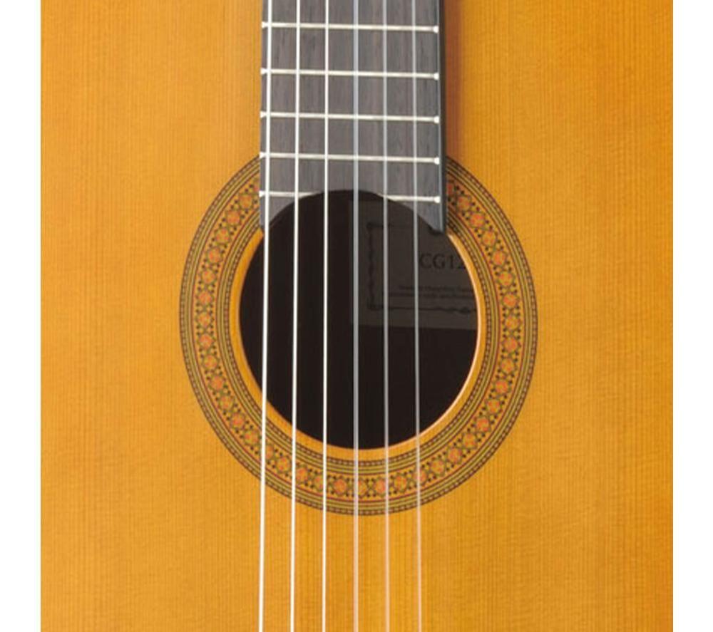 YAMAHA CS40 3/4 Size Classical Guitar - Natural image number 3 of 3