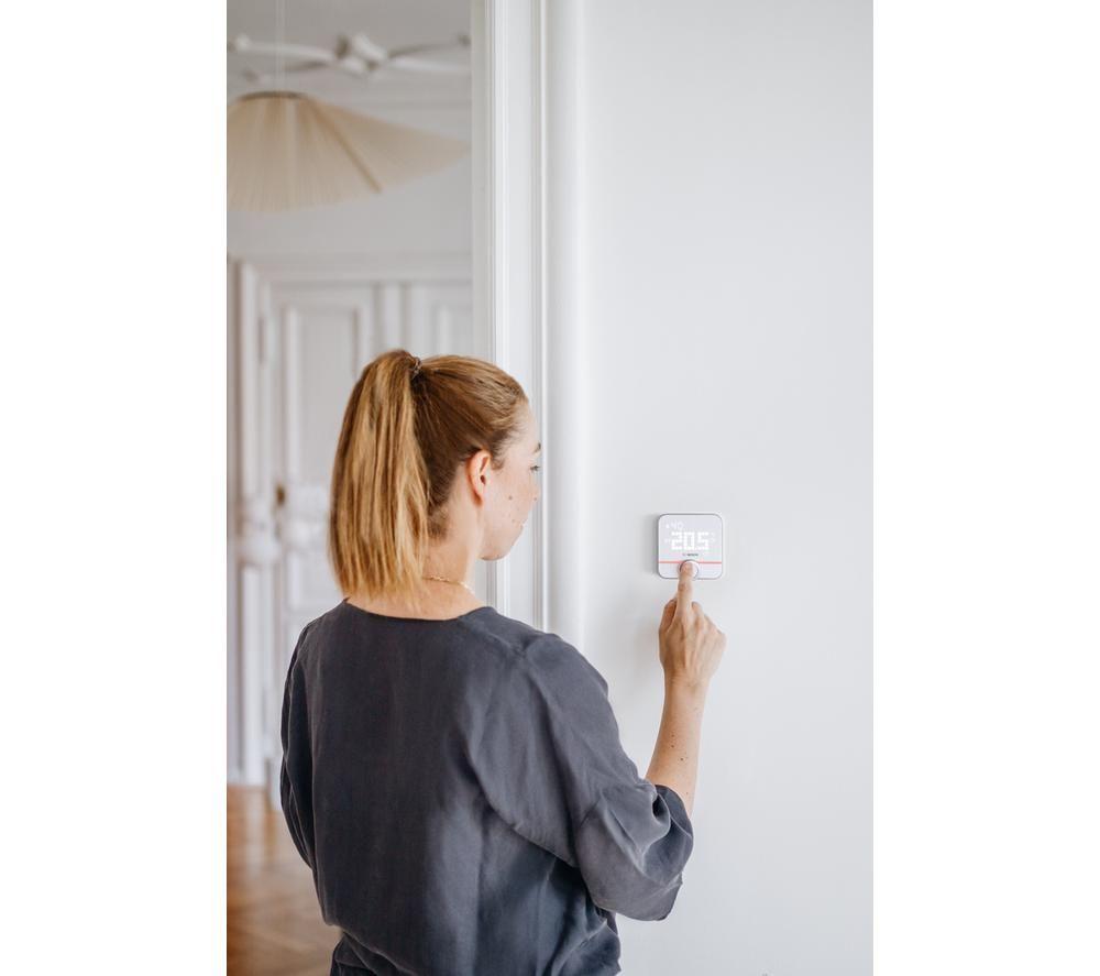 BOSCH Smart Home Room Thermostat II - 230 V, White image number 2 of 9