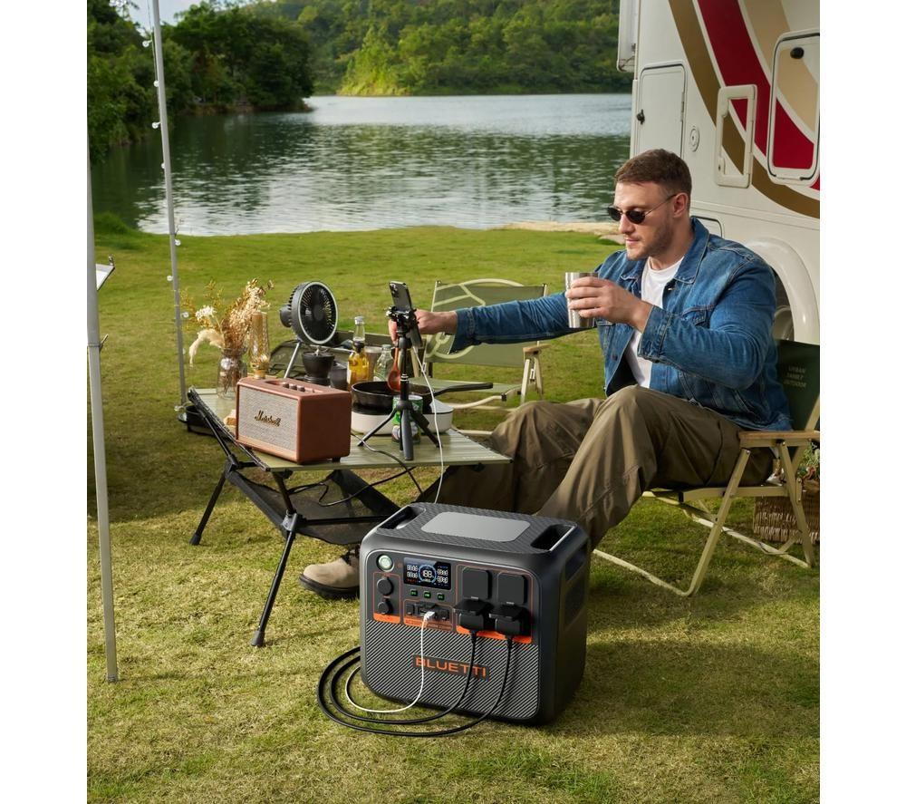 BLUETTI AC200P L 2304 Wh Smart Portable Power Station image number 3 of 6