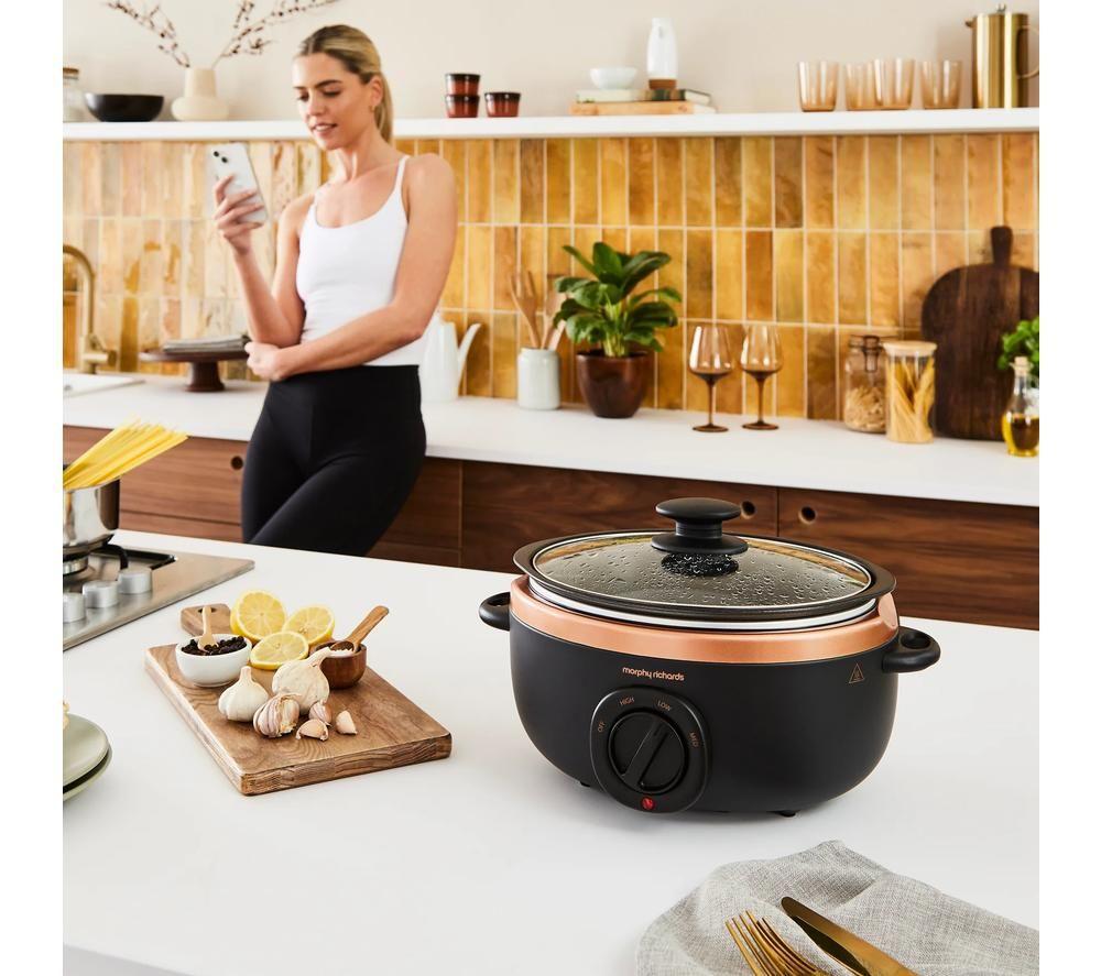 MORPHY RICHARDS Sear and Stew Oval Slow Cooker - Black image number 10 of 12