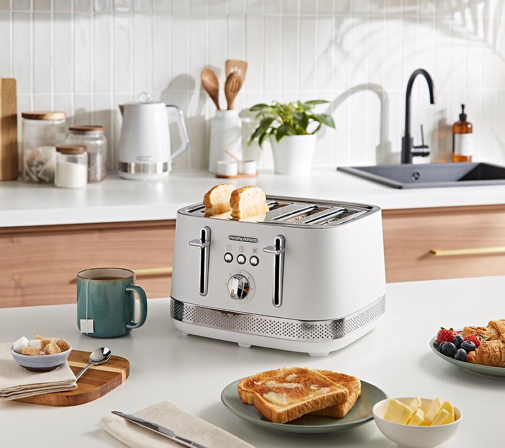 MORPHY RICHARDS Illumination 248021 4-Slice Toaster - White image number 3 of 8