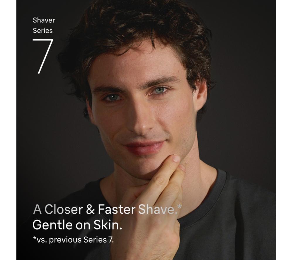 BRAUN Series 7 72-G7200CC Wet & Dry Foil Shaver & 4-in-1 SmartCare Centre - Grey image number 2 of 7